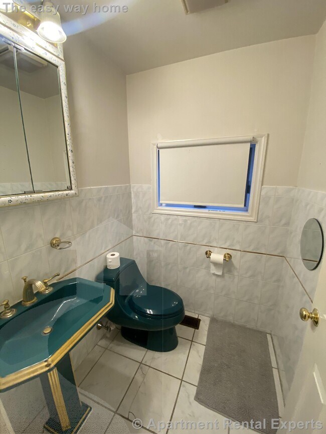 Building Photo - 309 Beacon St