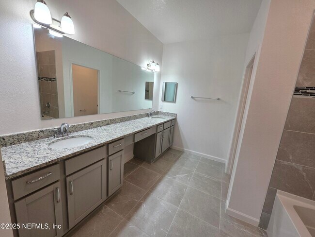 Building Photo - 3233 Crocus Ln