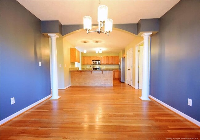Building Photo - 42 Mayflower Ct