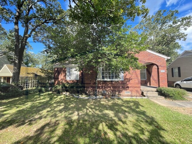 Building Photo - Park Hill 3 bedroom Home