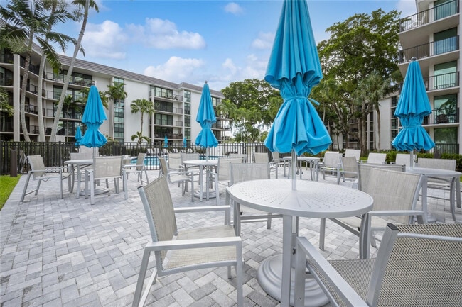 Building Photo - 1000 River Reach Dr