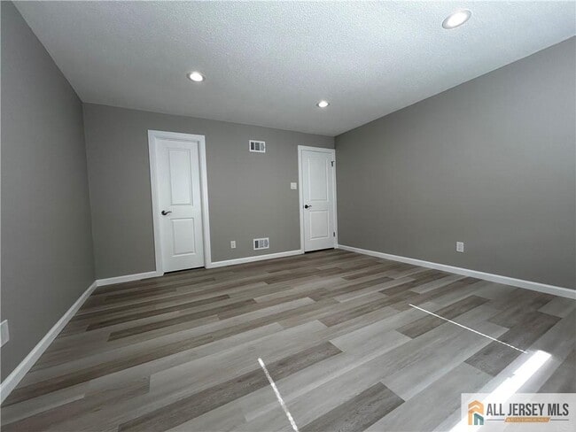 Building Photo - 13 Sweetgum Ln