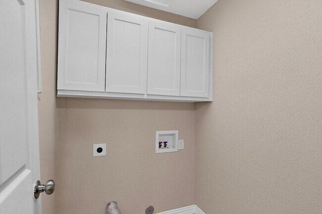 Building Photo - 829 Summercreek Dr