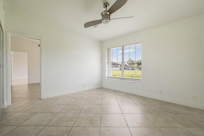 Building Photo - 5241 Breadfruit Cir
