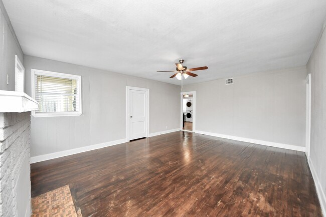 Building Photo - 2817 Truxillo St