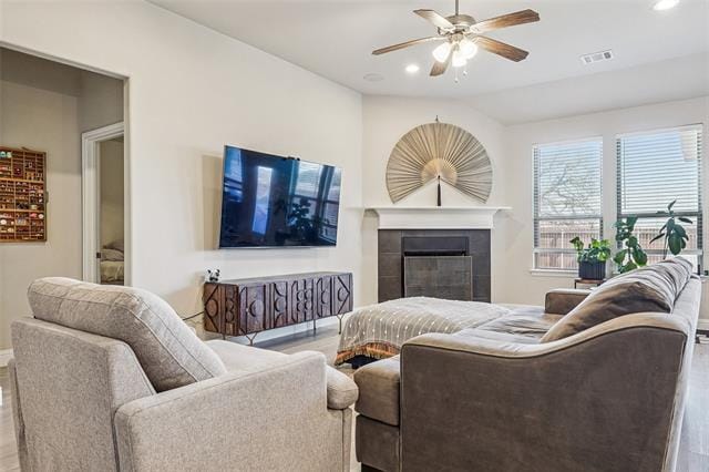 Building Photo - 1304 Beach Dr