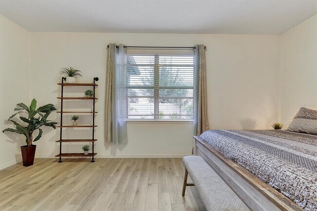 Building Photo - 5611 Barletta Dr