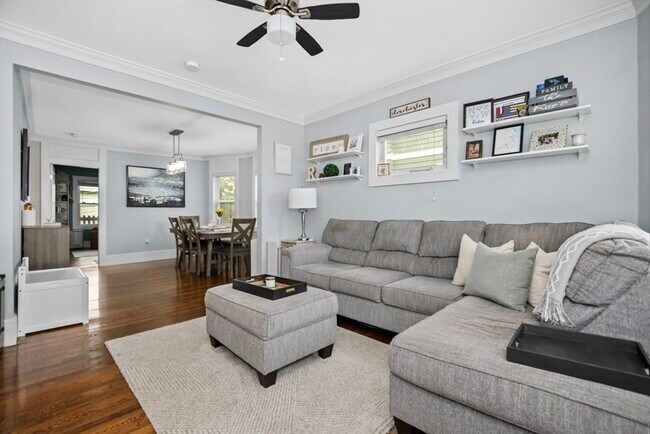 Building Photo - 35 S Munroe Terrace