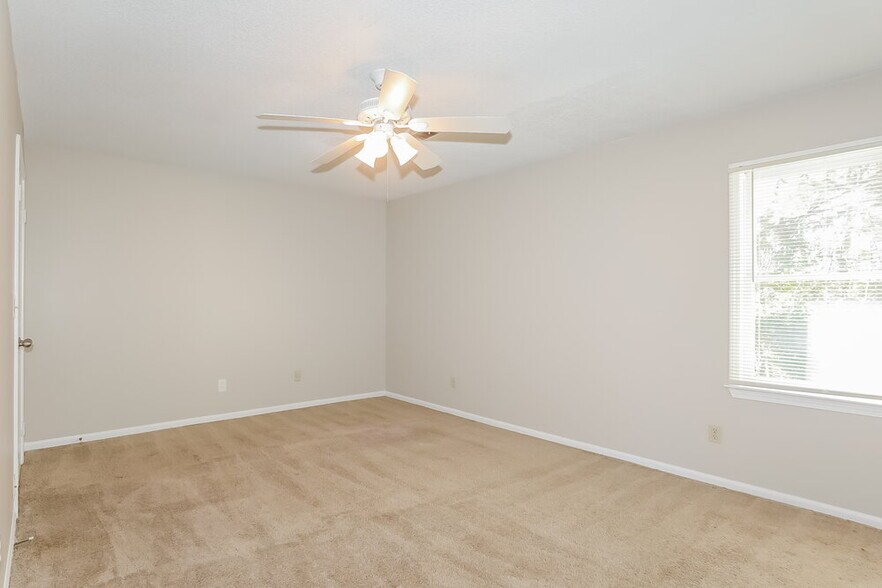 Building Photo - 2270 Seedling Ln