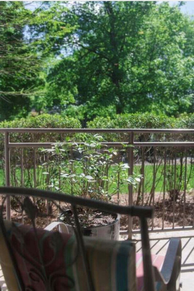 Building Photo - 2310 Elliott Ave