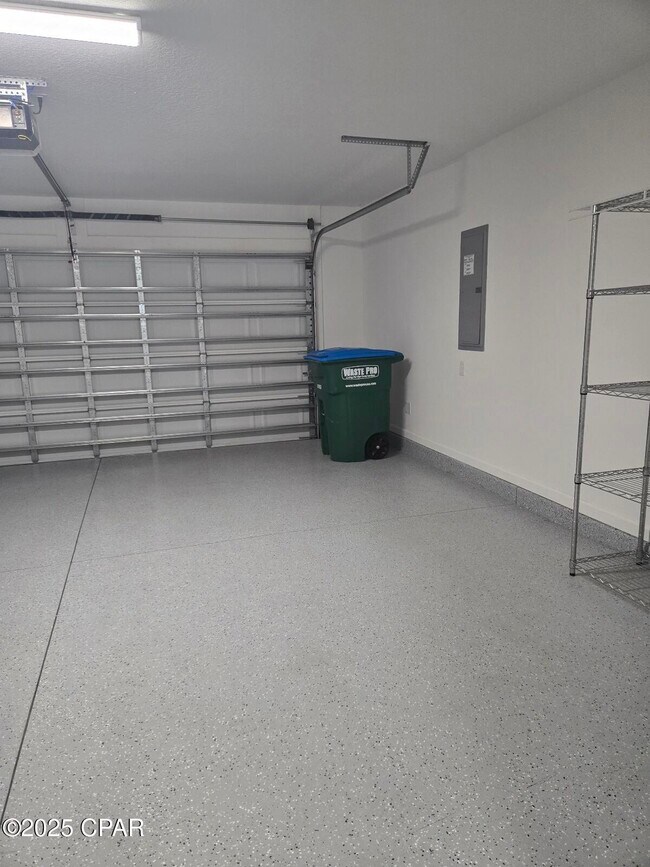 Building Photo - 8958 Parrot Pl