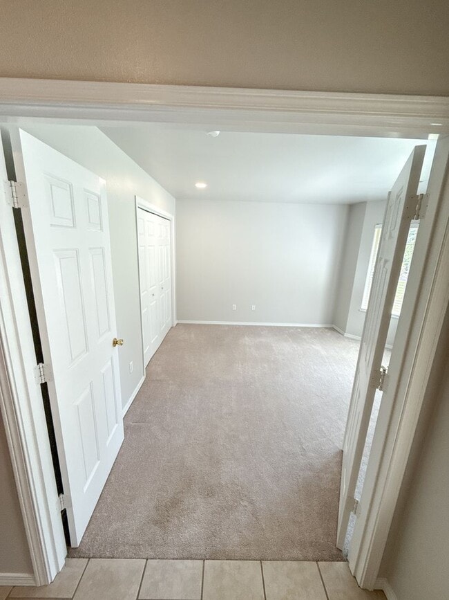 Building Photo - 3 bedroom, 2 bath home on Harbor Links Golf Course
