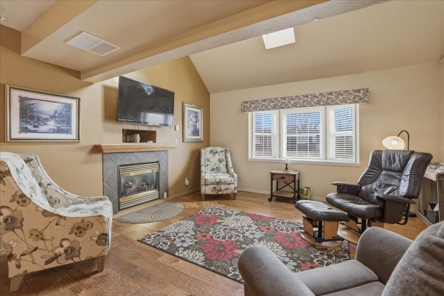 Building Photo - 925 S Haskett St