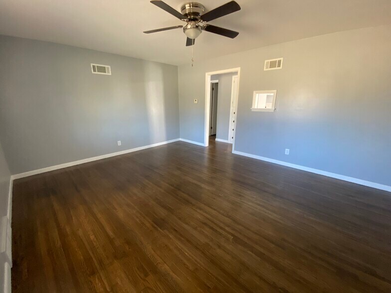Building Photo - 217 South Park