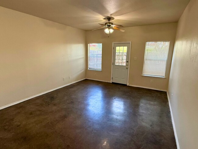 Building Photo - 10822 Mathom Landing