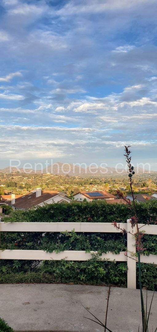 Building Photo - 11872 Bernardo Terrace