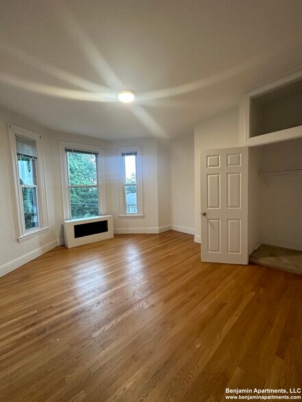 Building Photo - 38 Newton St