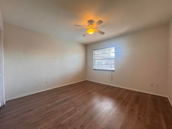 Building Photo - 1351 S Ridgewood Ave