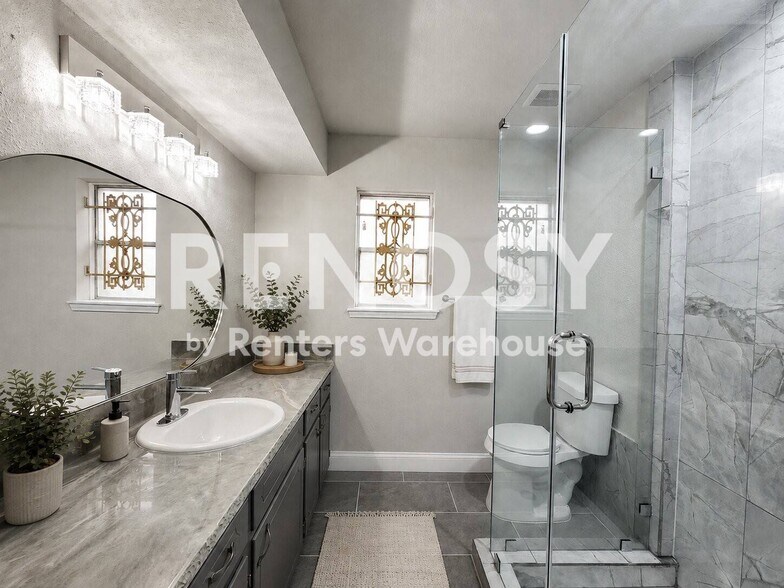Building Photo - 9750 Hillis St