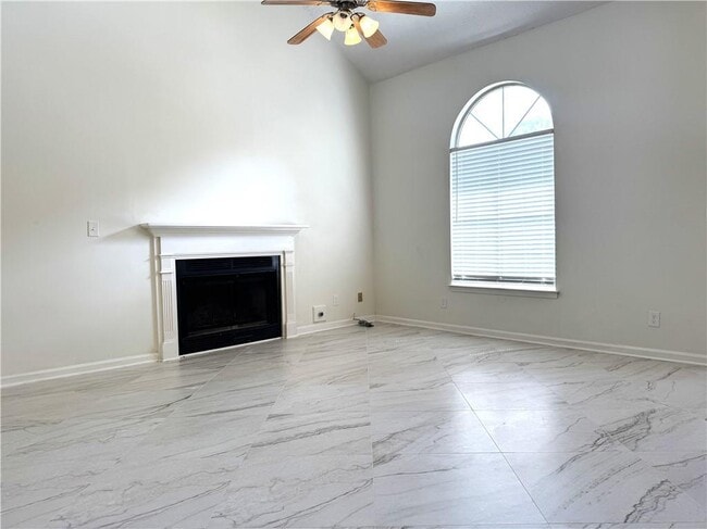 Building Photo - 2290 Honeycomb Ct