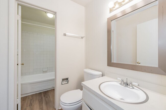Building Photo - Updated Two Bedroom and One and Half Bathr...