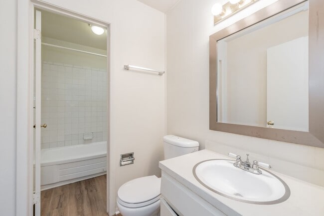 Building Photo - Updated Two Bedroom and One and Half Bathrooms apartment upstairs in the Cultural District!