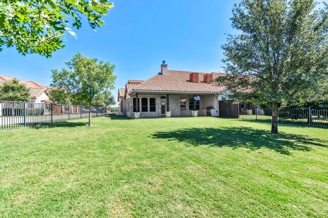 Building Photo - 307 Enclave Cir