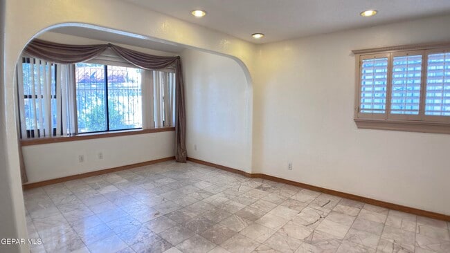 Building Photo - 4719 Frankfort Ave