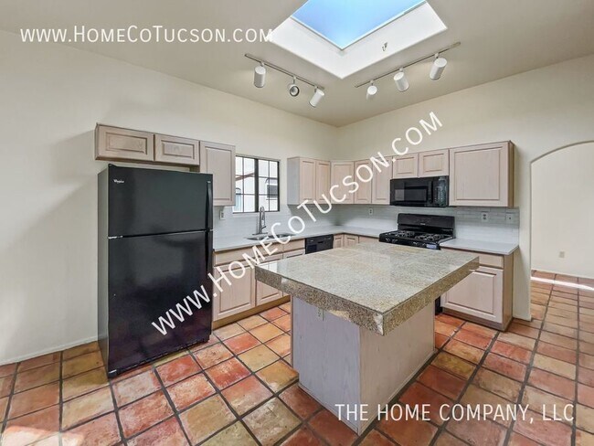 Building Photo - 1767 Deer Hollow Loop