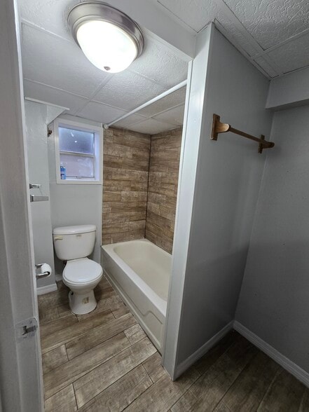 Building Photo - 7107 Arlet Dr