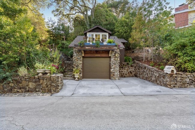 Building Photo - 111 Fey Dr