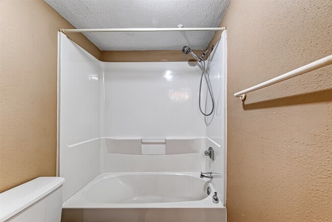Building Photo - 1311 Antoine Dr