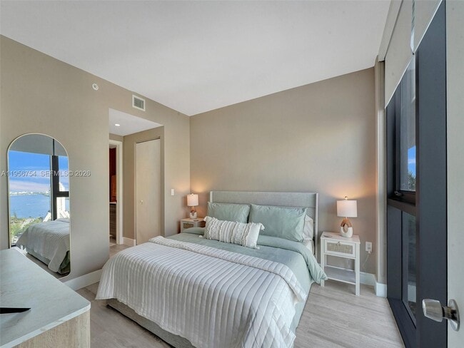 Building Photo - 121 NE 34th St