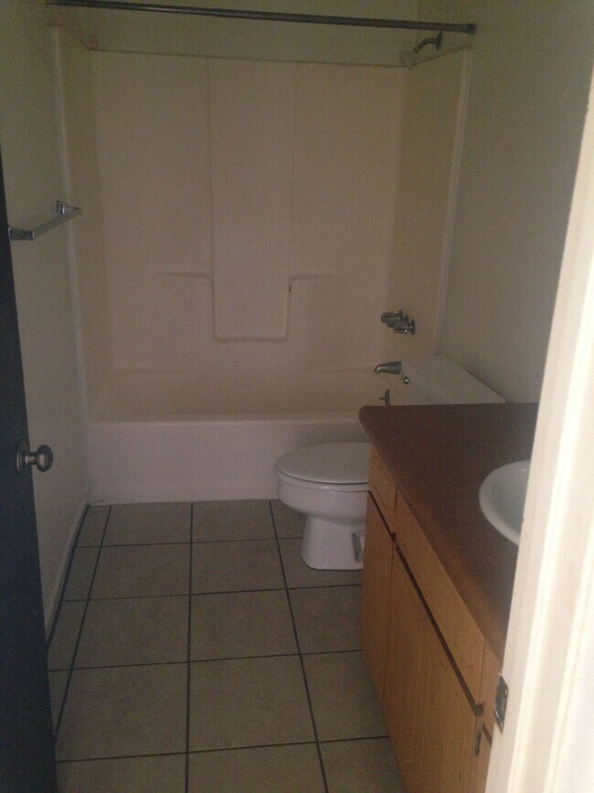 Building Photo - 793 W Mesa Verde Dr