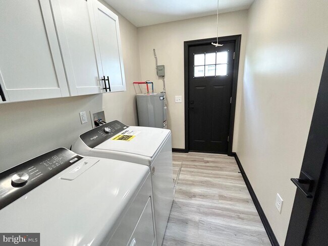 Building Photo - 201 McKinley Ave