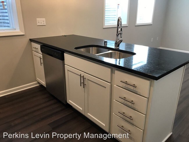 Building Photo - 2008 Bryant Ave S