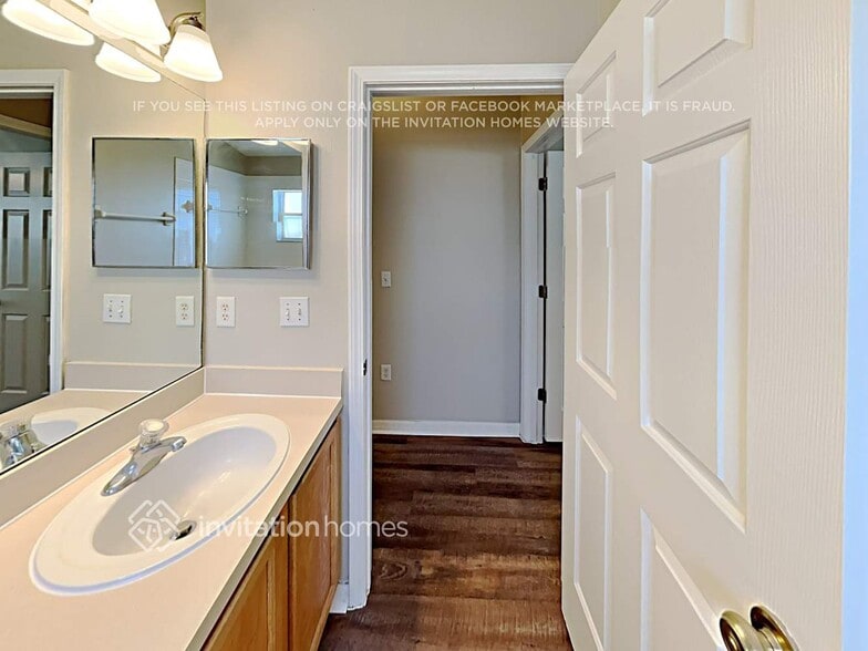 Building Photo - 2341 Hamlet Cir