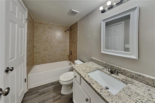 Building Photo - 4750 Jamerson Forest Cir