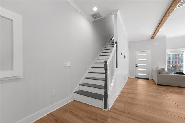 Building Photo - 957 Ashby Grove SW