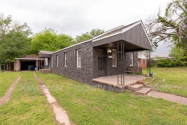Building Photo - 526 S 39th W Ave