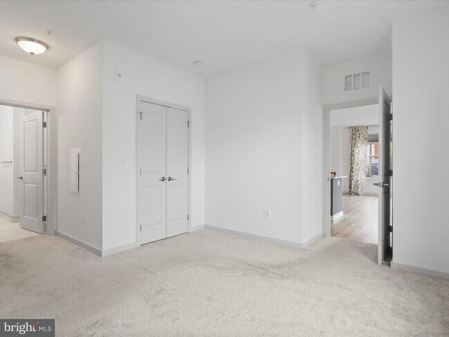 Building Photo - 10755 Fairgrounds Dr