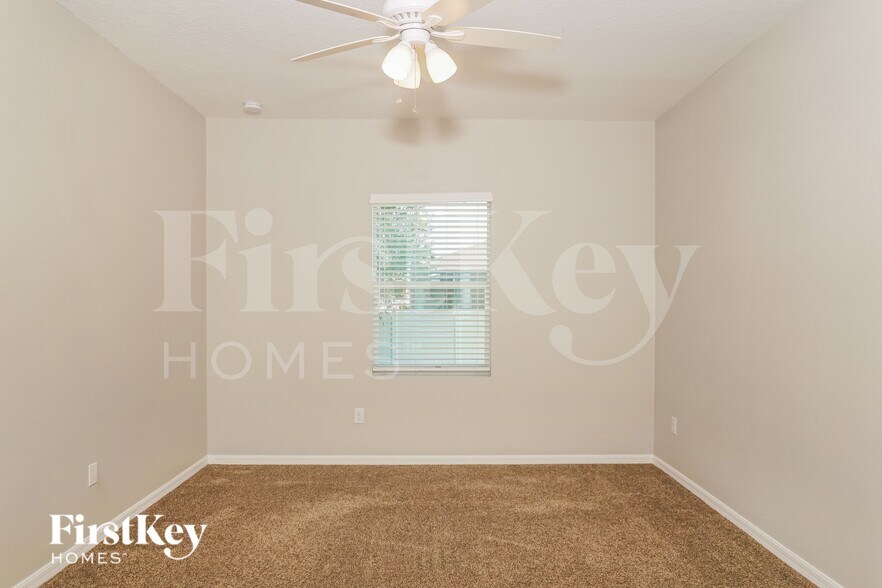 Building Photo - 2443 Dalhart Ave