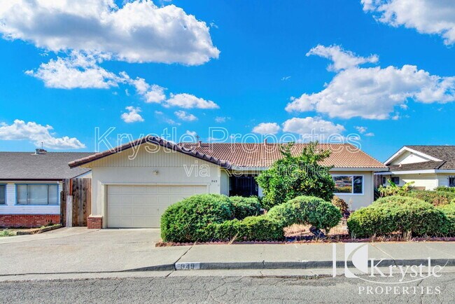 Primary Photo - 949 N Camino Alto