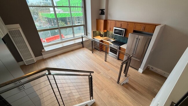 Building Photo - EPIC REA- Amazing SOMA Loft w/View - 1 BR/1.5 BA, Parking, Storage