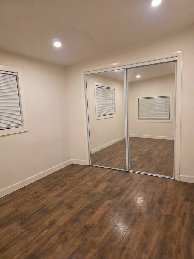Building Photo - 746 N Virginia Ct