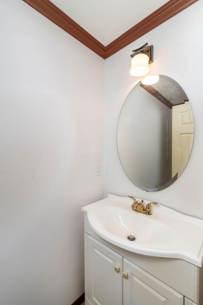 Building Photo - This could be your dream home! Must see!!