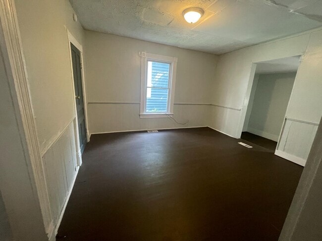 Building Photo - 2019 Main St