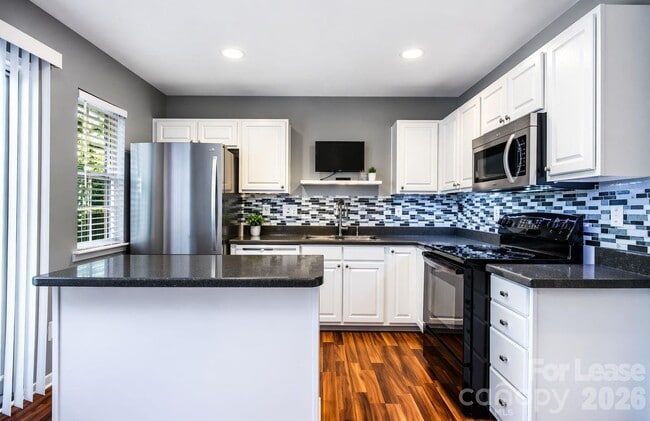 Building Photo - 10519 Yellow Rose Ln