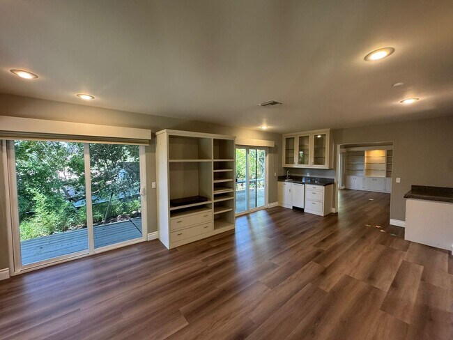 Building Photo - Coming Soon! Cozy home in South Pasadena.