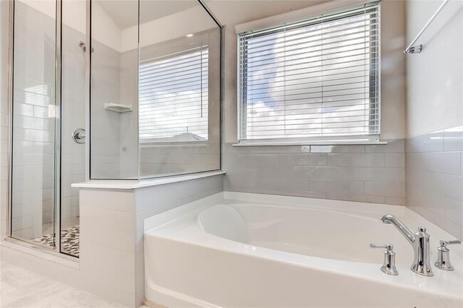 Building Photo - 332 Zuma Dr